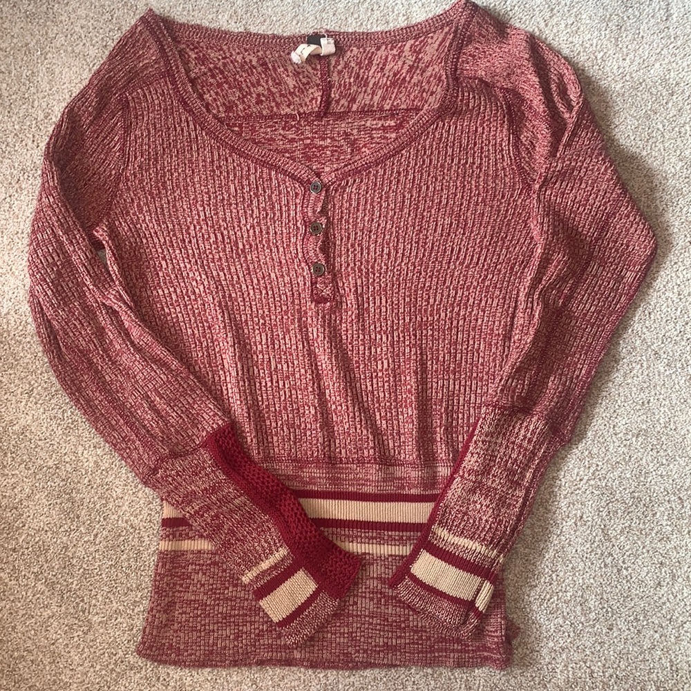 Free People Women's Heathered Long Sleeve Henley Tight Knit. Fits like a S/M